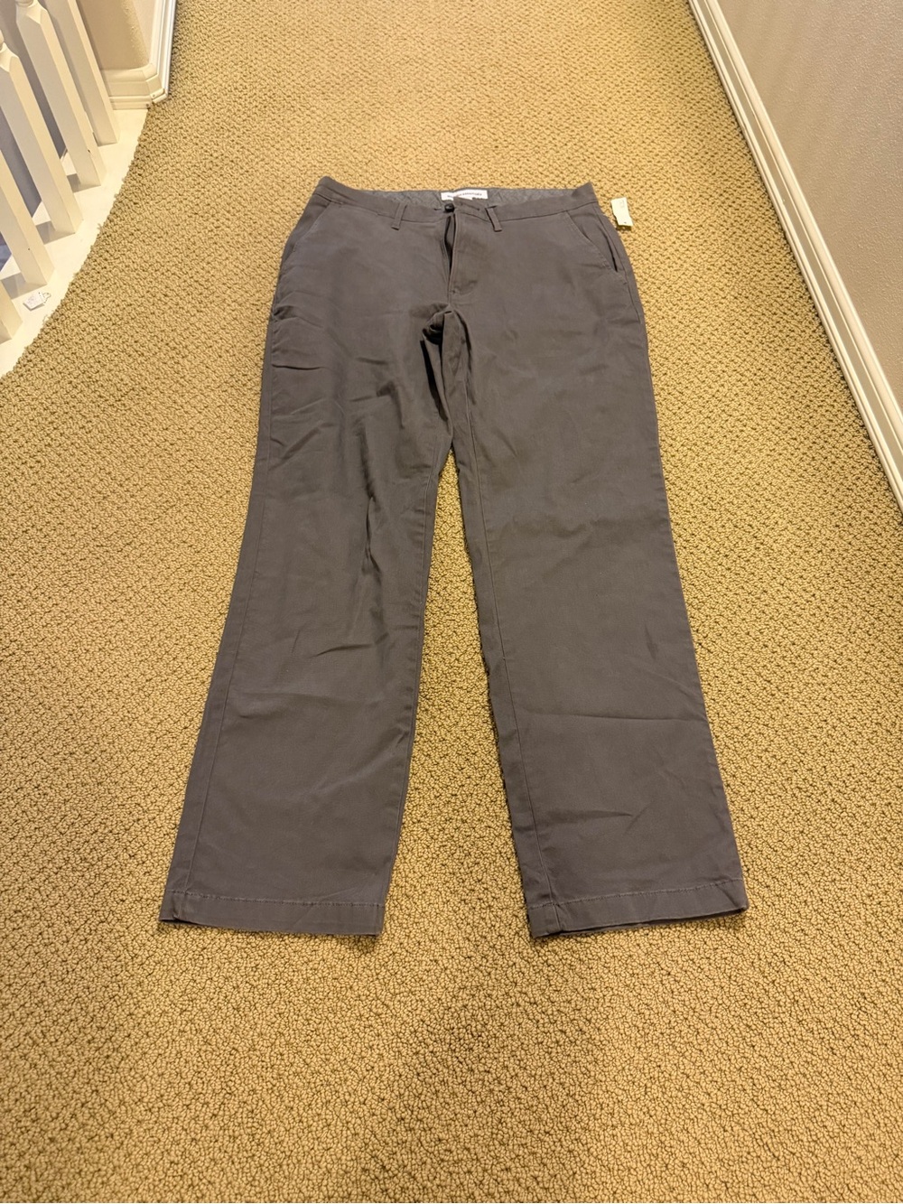 Amazon Essentials Casual Gray Khaki Jeans Pants (Men’s Size 32Wx32L) Brand New